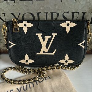 Louis Vuitton pochete authentic